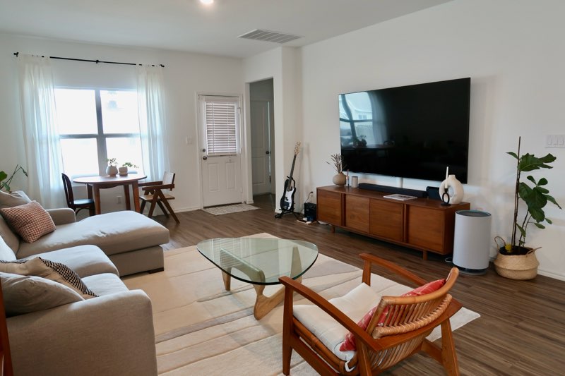 113 Blue Blaze Trail Georgetown, TX 78628 - Photo 3 of 20