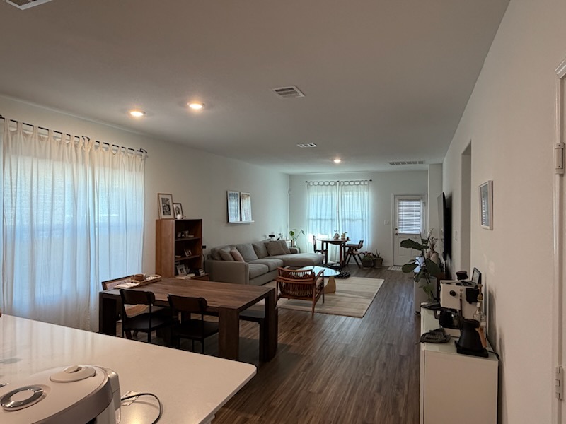 113 Blue Blaze Trail Georgetown, TX 78628 - Photo 4 of 10