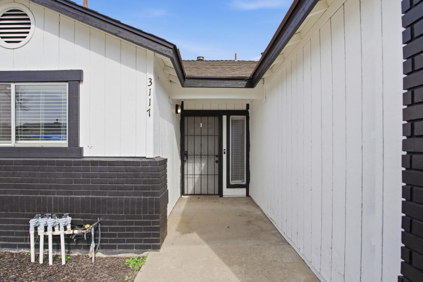 3117 Gibson Way Modesto, CA 95354 - Photo 4 of 31