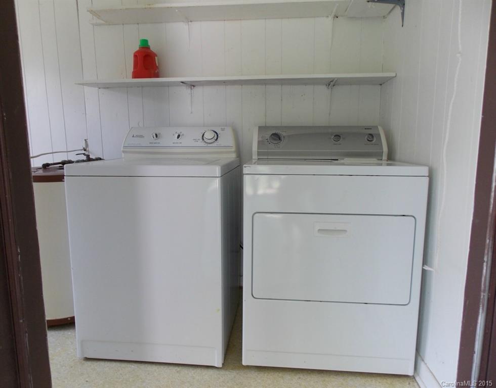 1882 New Cut Church Road Lancaster, SC 29720 - Photo 9 of 21 a utility room with dryer and washer