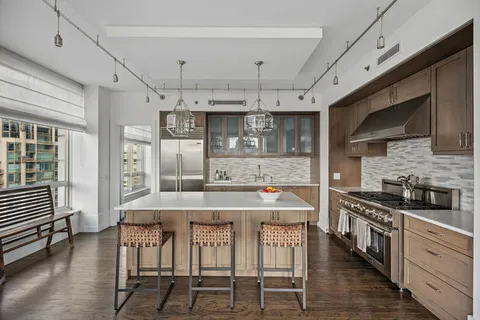 $2,300,000 | 55 East Erie Street, Unit 4301, Chicago, IL 60611