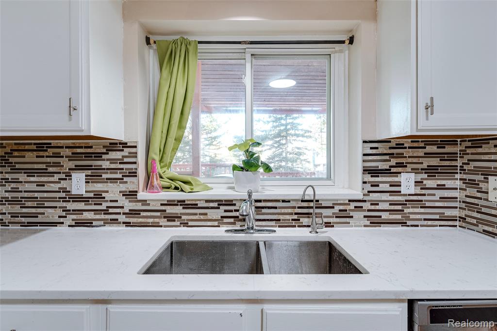 24801 Jamestowne Road Novi, MI 48375 - Photo 14 of 63 Gallery Image 14