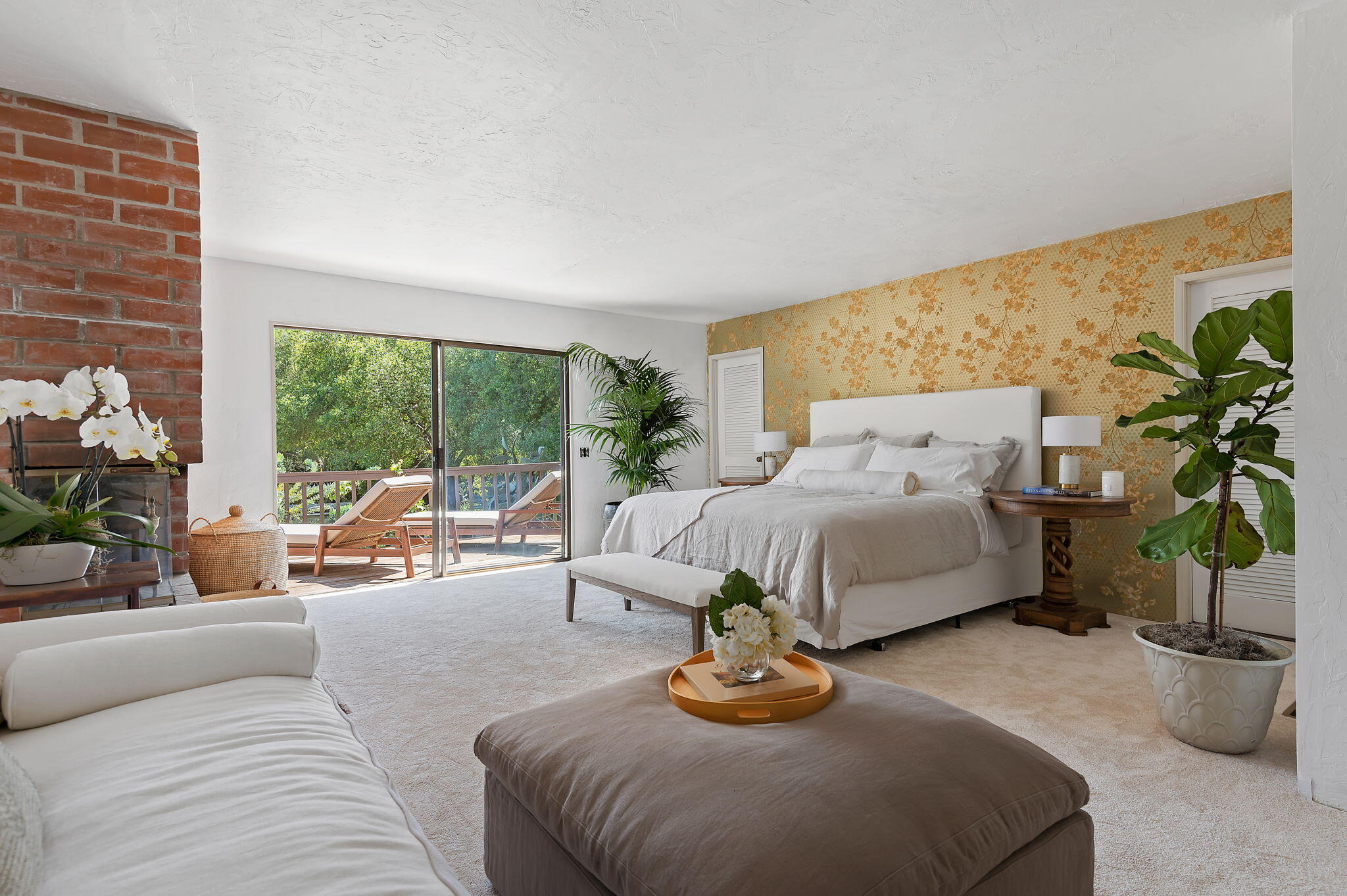 756 Hot Springs Road Montecito, CA 93108 - Photo 15 of 32 a bedroom with furniture and a potted plant