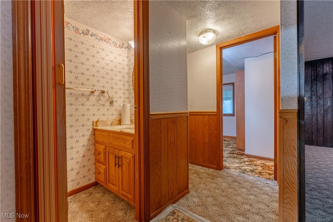 5535 Veldon Circle Northeast Canton, OH 44721 - Photo 14 of 41 Half bath.