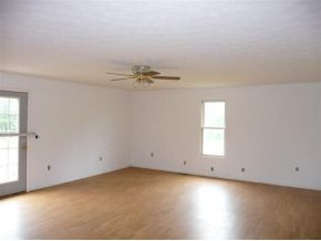 790 Bill Jones Road Afton, TN 37616 - Photo 3 of 9 living rm