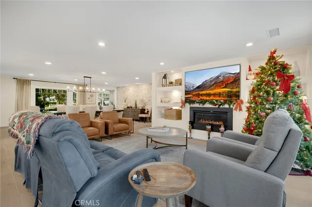 $2,795,000 | 1062 West Valencia Mesa Drive, Fullerton, CA 92833