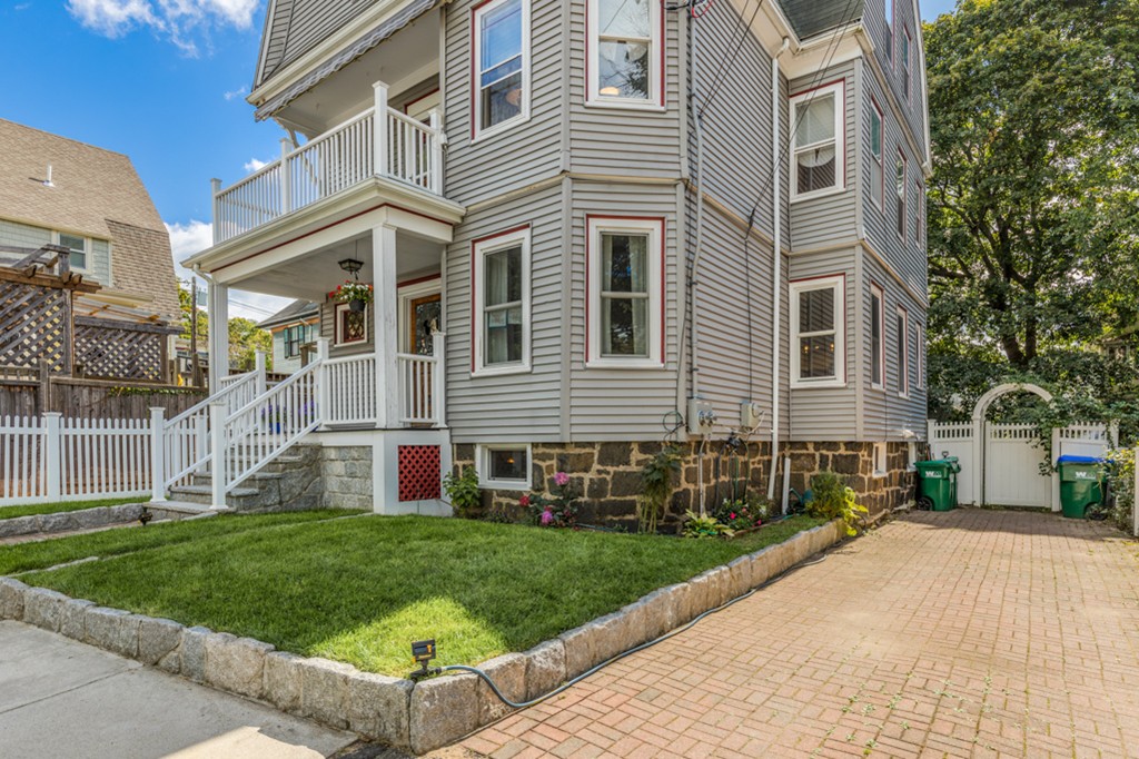 21 Usher Road, Unit 2 Medford, MA 02155 - Photo 2 of 33 Gallery Image 2