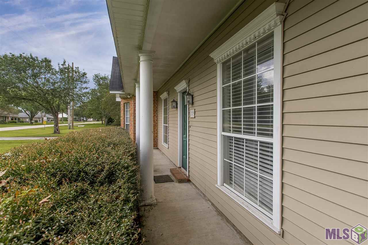 2529 Riverside Drive Port Allen, LA 70767 - Photo 15 of 29 front porch