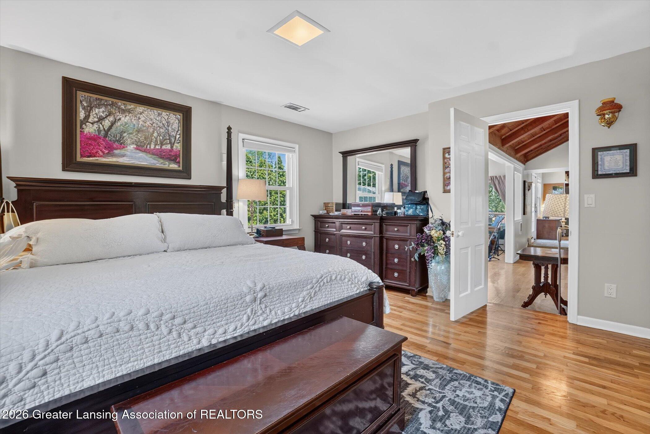 4426 Barton Road Lansing, MI 48917 - Photo 49 of 72 32-4426-Barton-Rd-Windowstill-Photograph