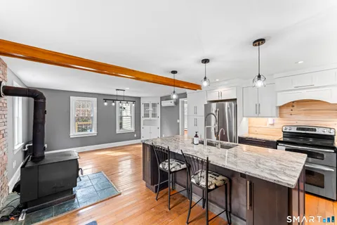 $684,000 | 74 Middle Quarter Road, Woodbury, CT 06798