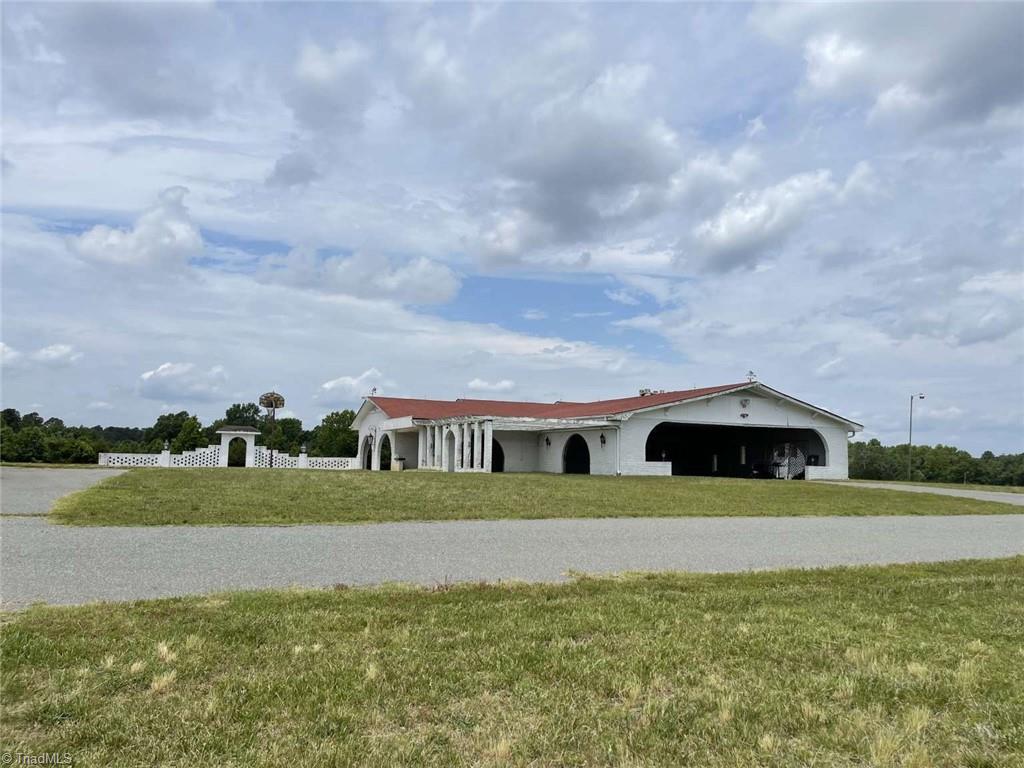 7253 Lake Juno Road Liberty, NC 27298 - Photo 3 of 36