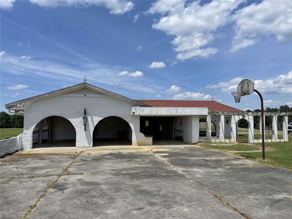 7253 Lake Juno Road Liberty, NC 27298 - Photo 5 of 36