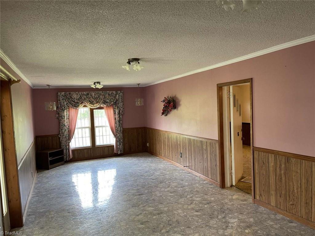 7253 Lake Juno Road Liberty, NC 27298 - Photo 9 of 36