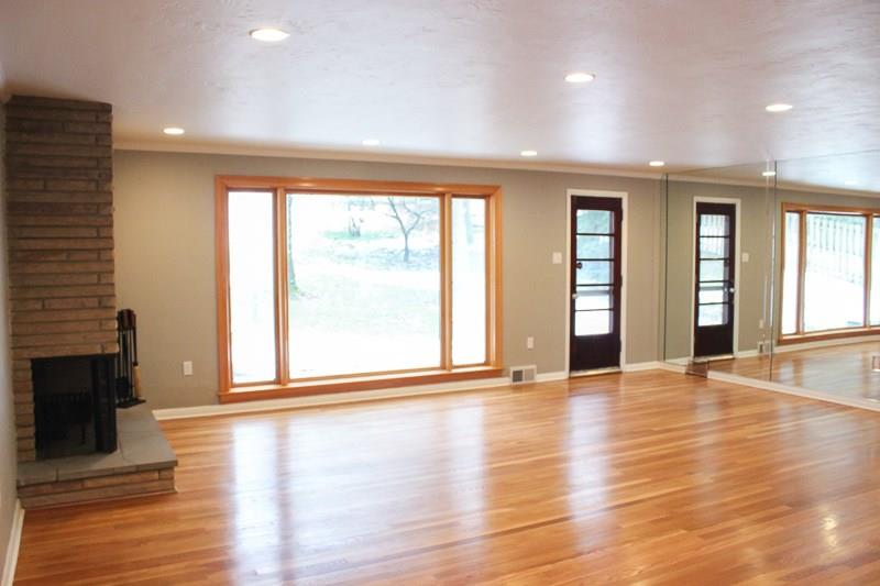 173 West Ingomar Road Pittsburgh, PA 15237 - Photo 5 of 20 Sweet living room space with fantastic picture window to a view of the back yard.
