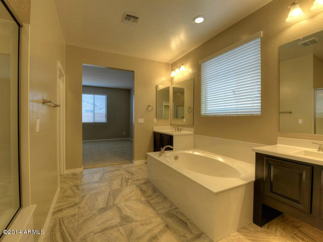 1438 East Warbler Road Gilbert, AZ 85297 - Photo 12 of 17 012_Master Bathroom II