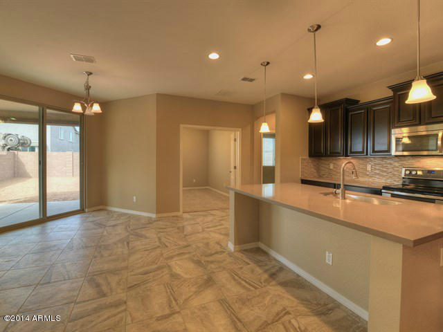 1438 East Warbler Road Gilbert, AZ 85297 - Photo 8 of 17 008_Casual Dining