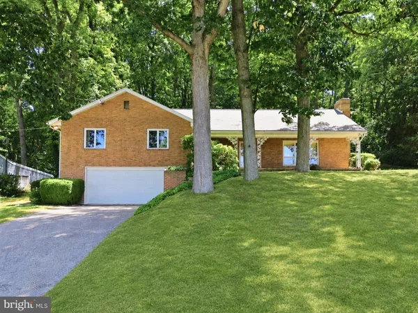 $475,000 | 27 Woodside Drive, York, PA 17402
