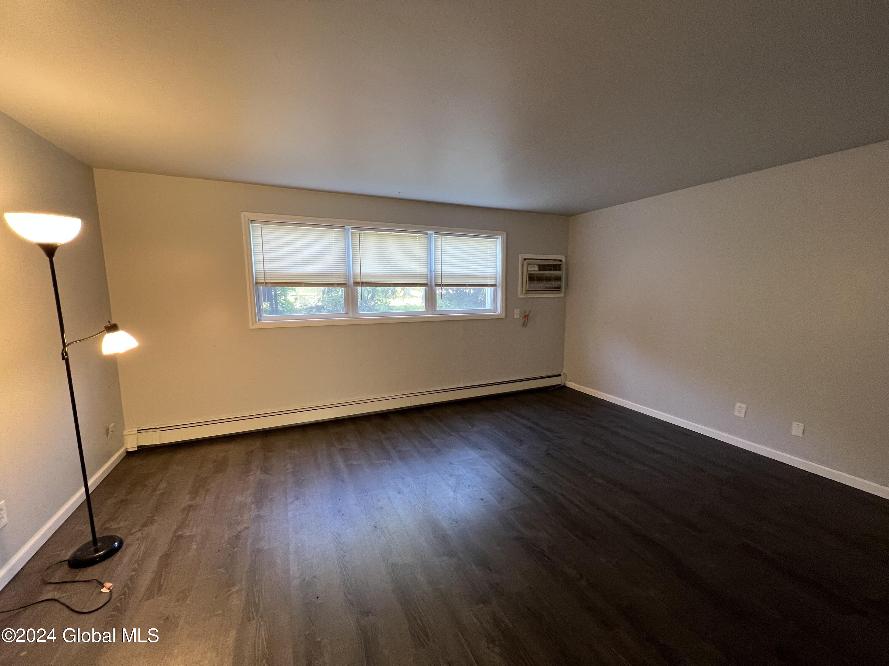 17 Ashdown Road, Unit 17A Clifton Park, NY 12019 - Photo 2 of 15 livingroom