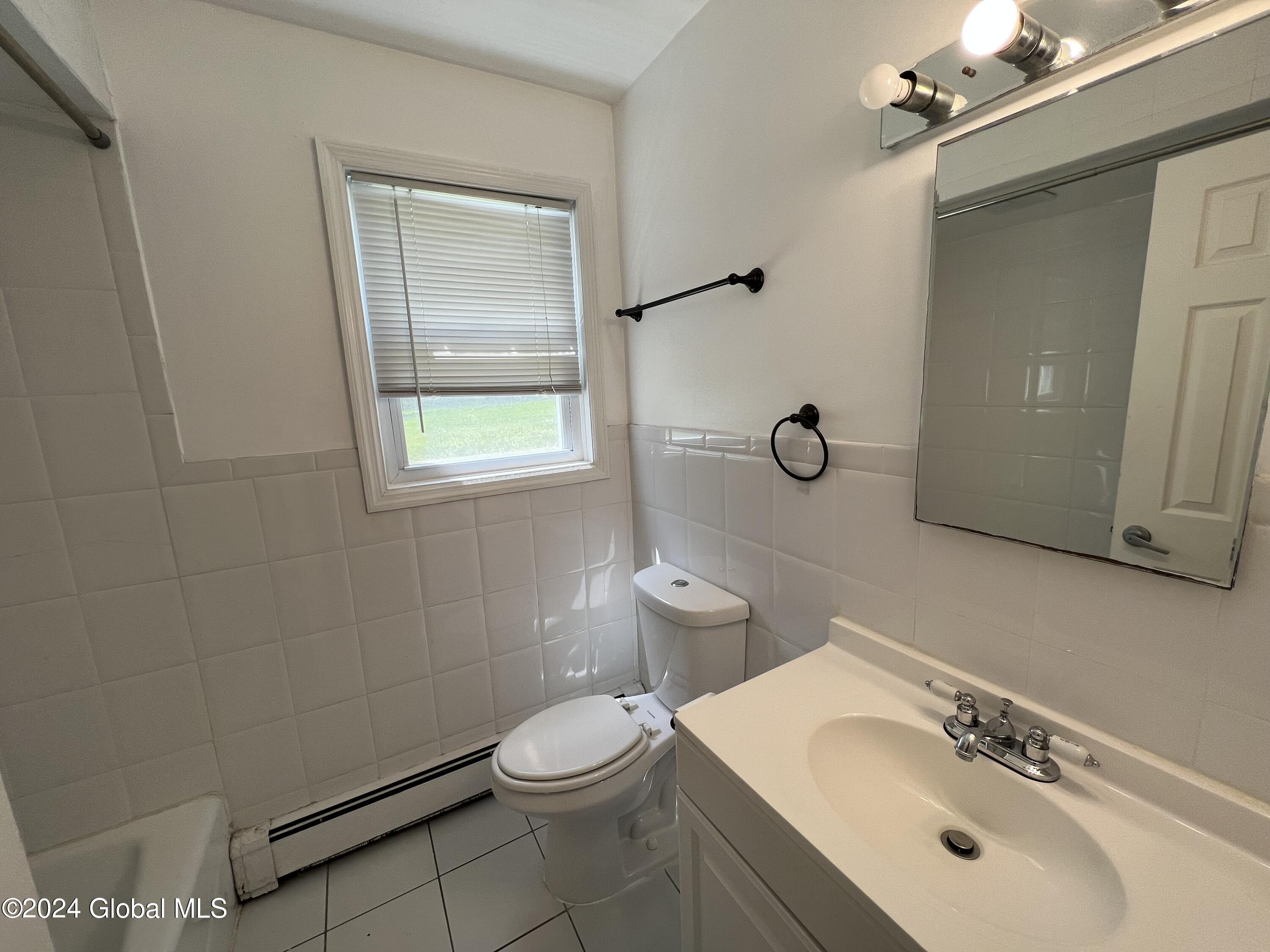 17 Ashdown Road, Unit 17A Clifton Park, NY 12019 - Photo 6 of 15 bathroom