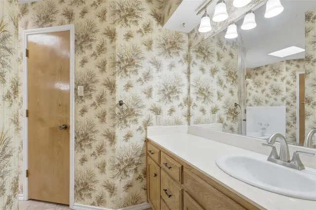 $335,000 | 105 Northeast Alsbury Boulevard, Burleson, TX 76028