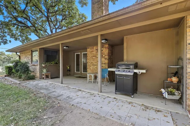 $335,000 | 105 Northeast Alsbury Boulevard, Burleson, TX 76028