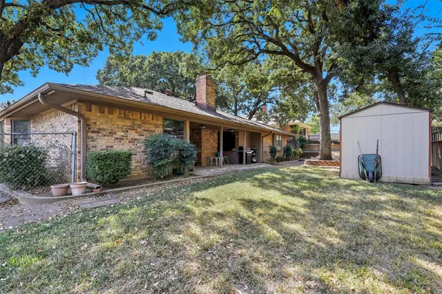 $335,000 | 105 Northeast Alsbury Boulevard, Burleson, TX 76028