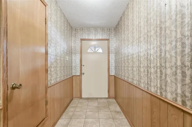 $335,000 | 105 Northeast Alsbury Boulevard, Burleson, TX 76028