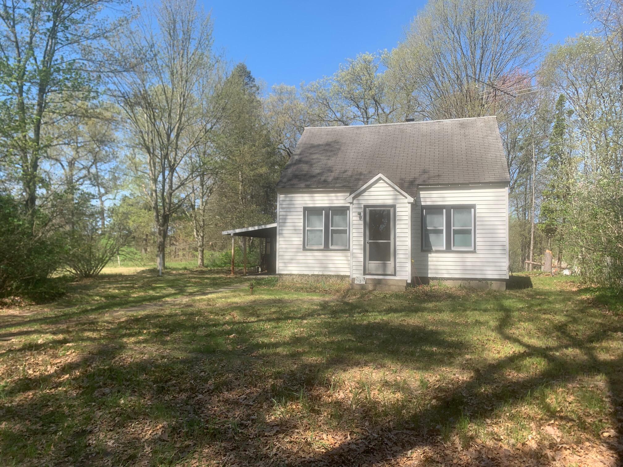 1356 East River Road Muskegon, MI 49445 - Photo 2 of 13 2