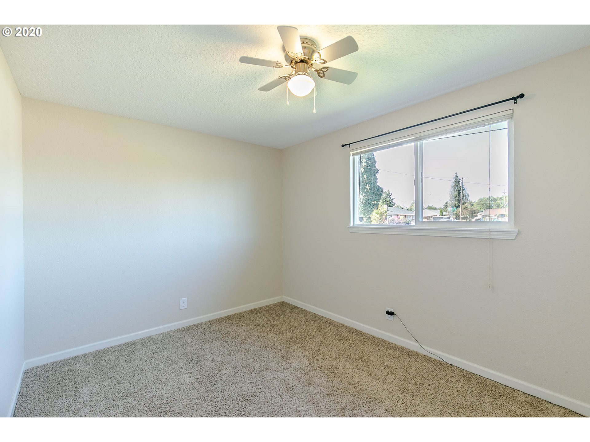 711 52nd Street Springfield, OR 97478 - Photo 21 of 32