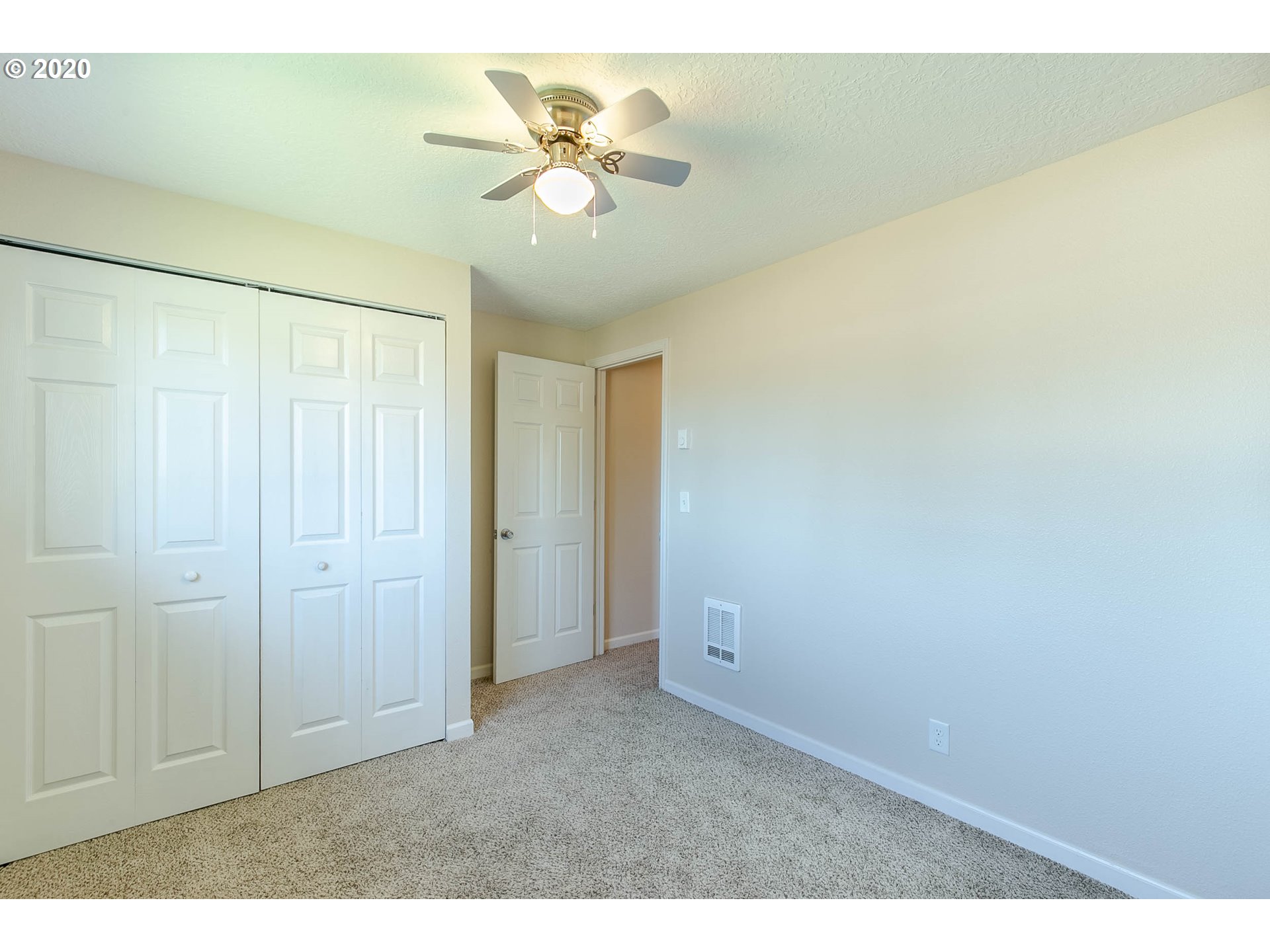 711 52nd Street Springfield, OR 97478 - Photo 22 of 32