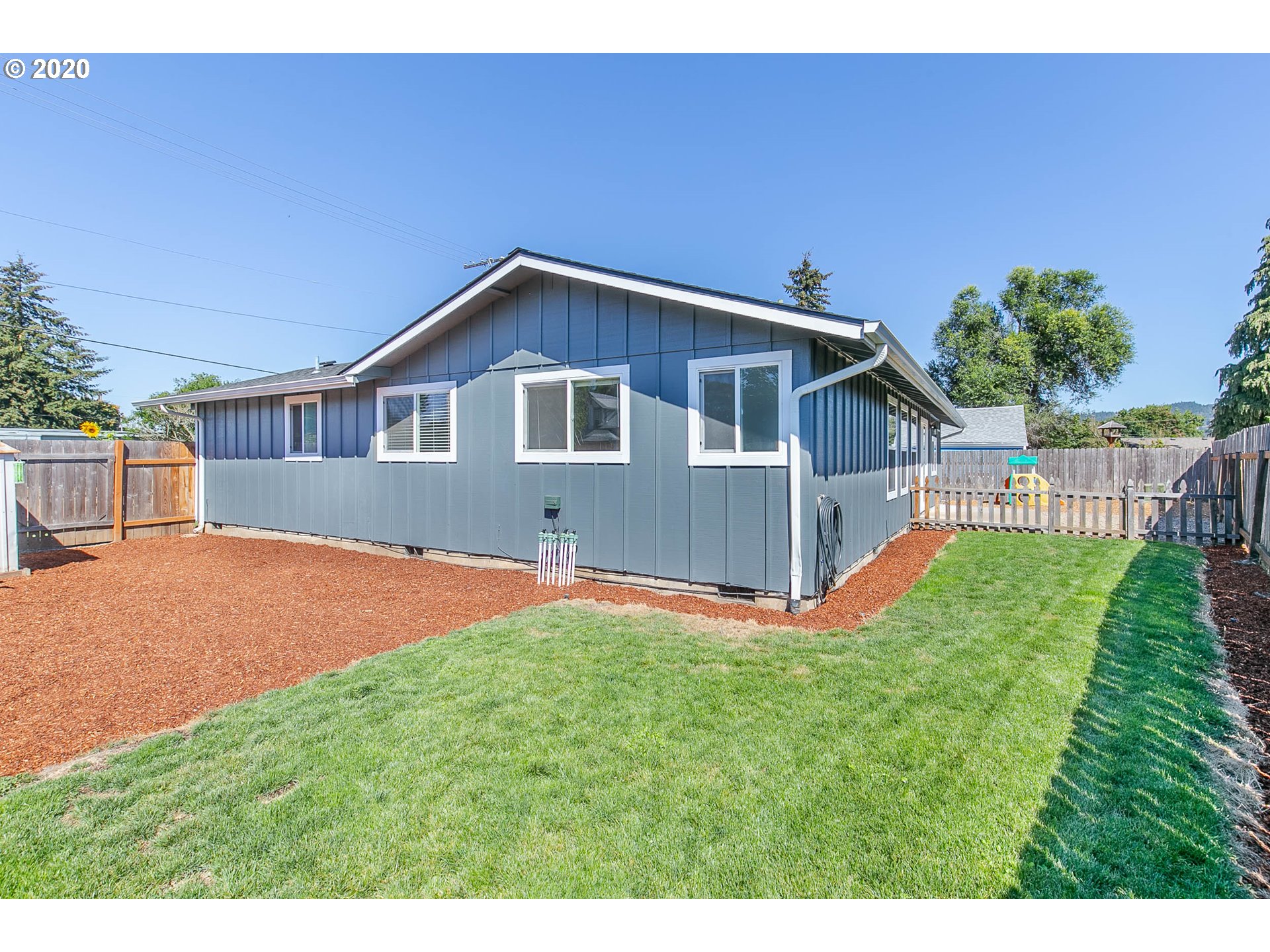 711 52nd Street Springfield, OR 97478 - Photo 29 of 32