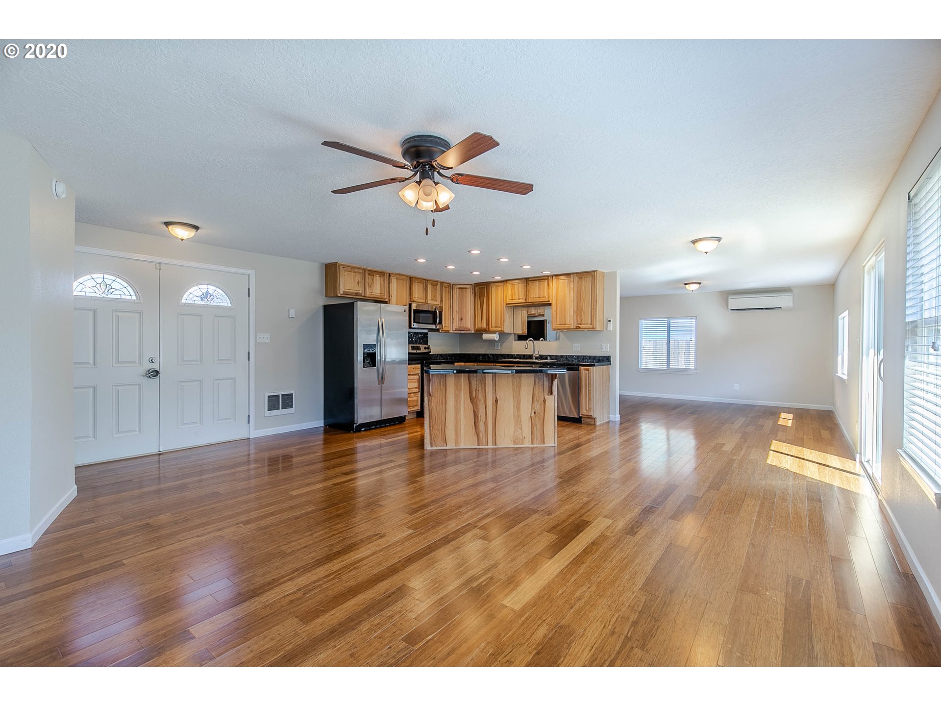 711 52nd Street Springfield, OR 97478 - Photo 4 of 32