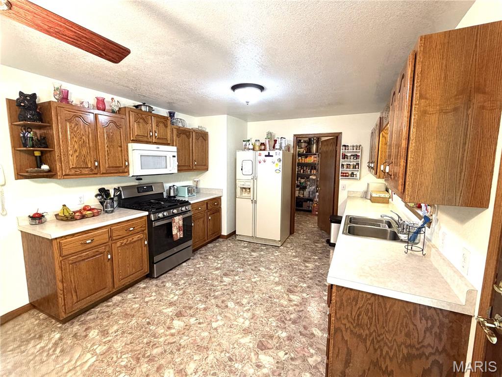 2864 Spring Valley Road Summersville, MO 65571 - Photo 4 of 36 Gallery Image 4