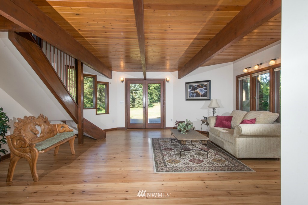 26425 Wax Orchard Road Southwest Vashon, WA 98070 - Photo 8 of 22 Gallery Image 8