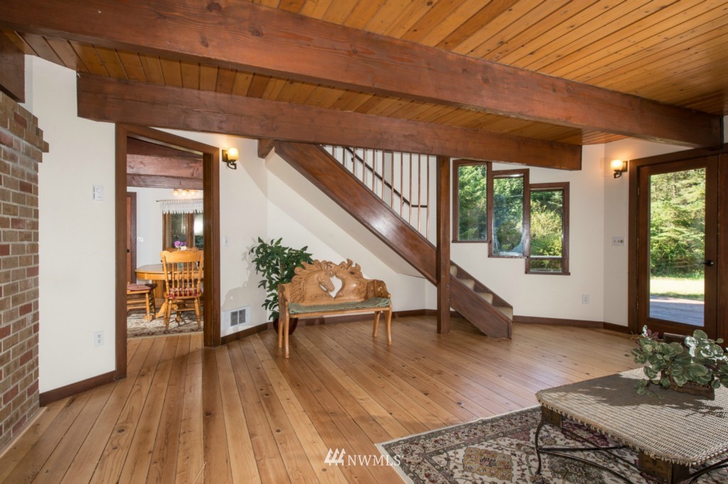 26425 Wax Orchard Road Southwest Vashon, WA 98070 - Photo 9 of 22 Gallery Image 9