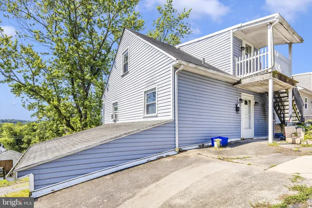 front view of house with a yard