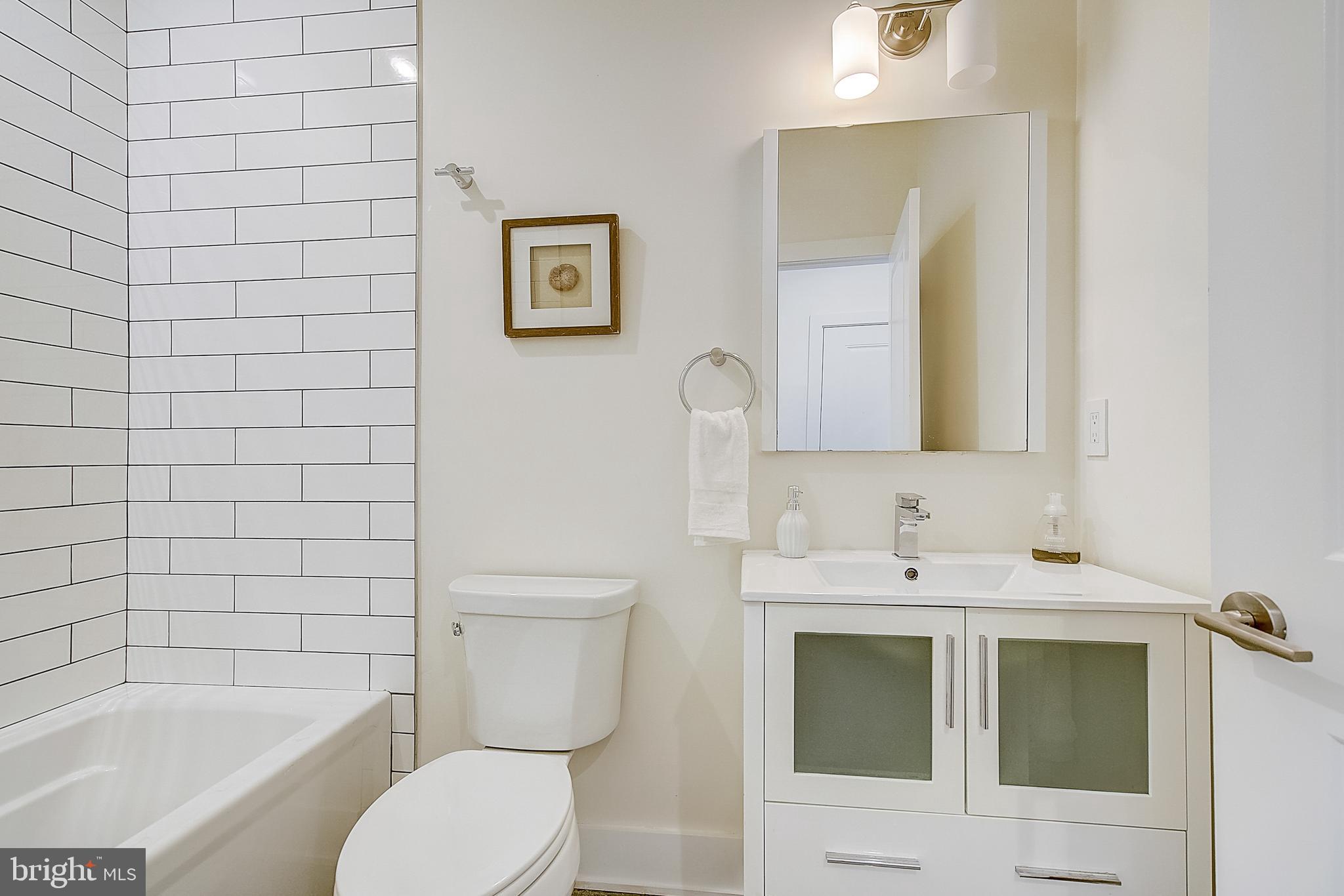 1832 East Huntingdon Street, Unit 1 Philadelphia, PA 19125 - Photo 17 of 36