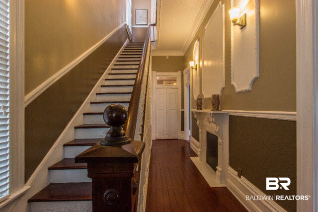 63 South Georgia Avenue Mobile, AL 36604 - Photo 7 of 31 Decorative Staircase