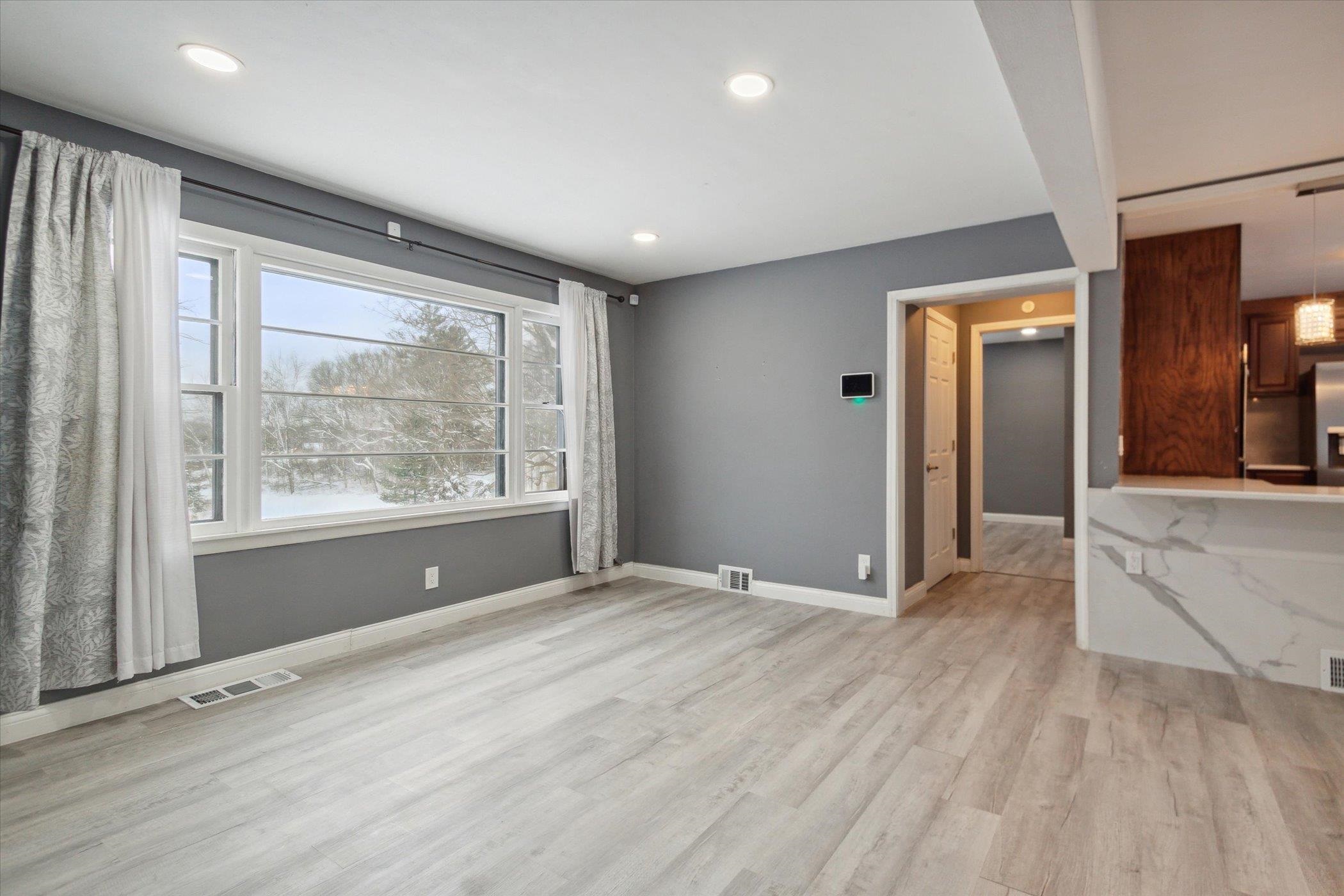 2427 Windsor Road Loves Park, IL 61111 - Photo 12 of 46 Gallery Image 12