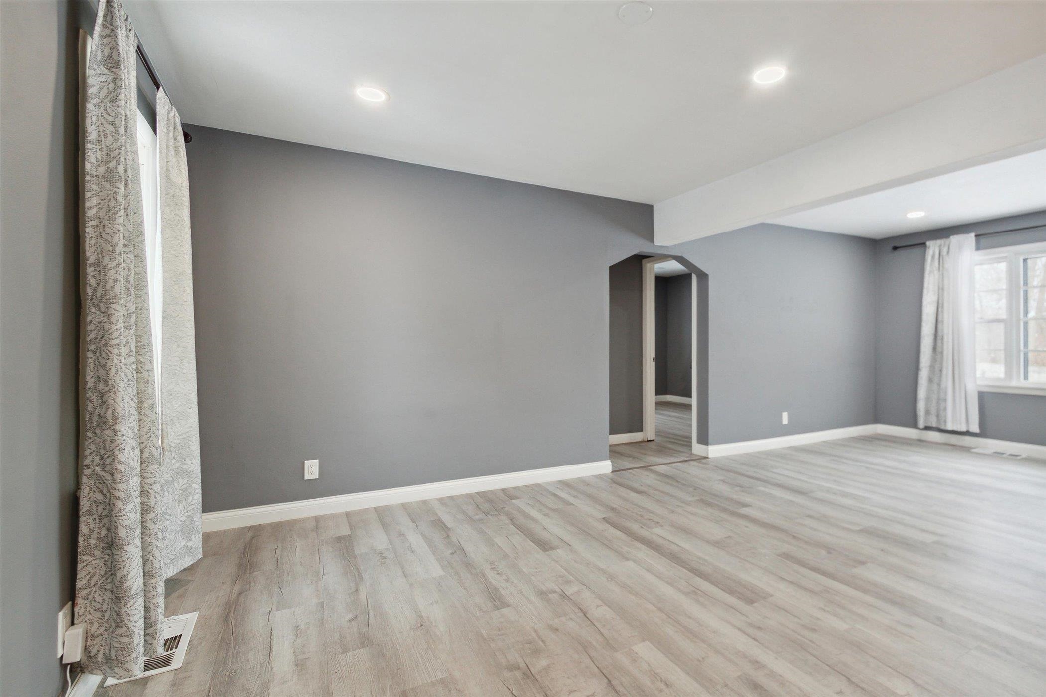 2427 Windsor Road Loves Park, IL 61111 - Photo 14 of 46 Gallery Image 14