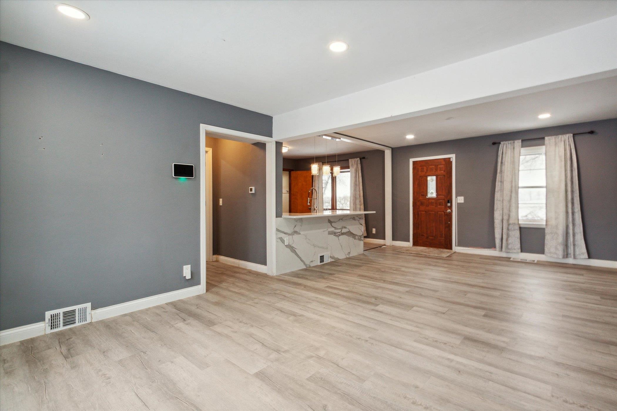 2427 Windsor Road Loves Park, IL 61111 - Photo 17 of 46 Gallery Image 17