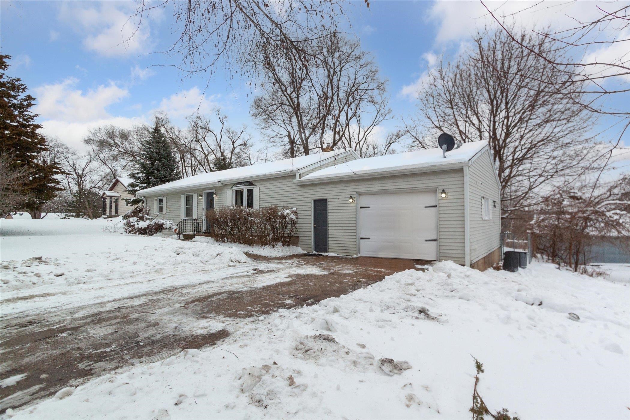 2427 Windsor Road Loves Park, IL 61111 - Photo 2 of 46 Gallery Image 2