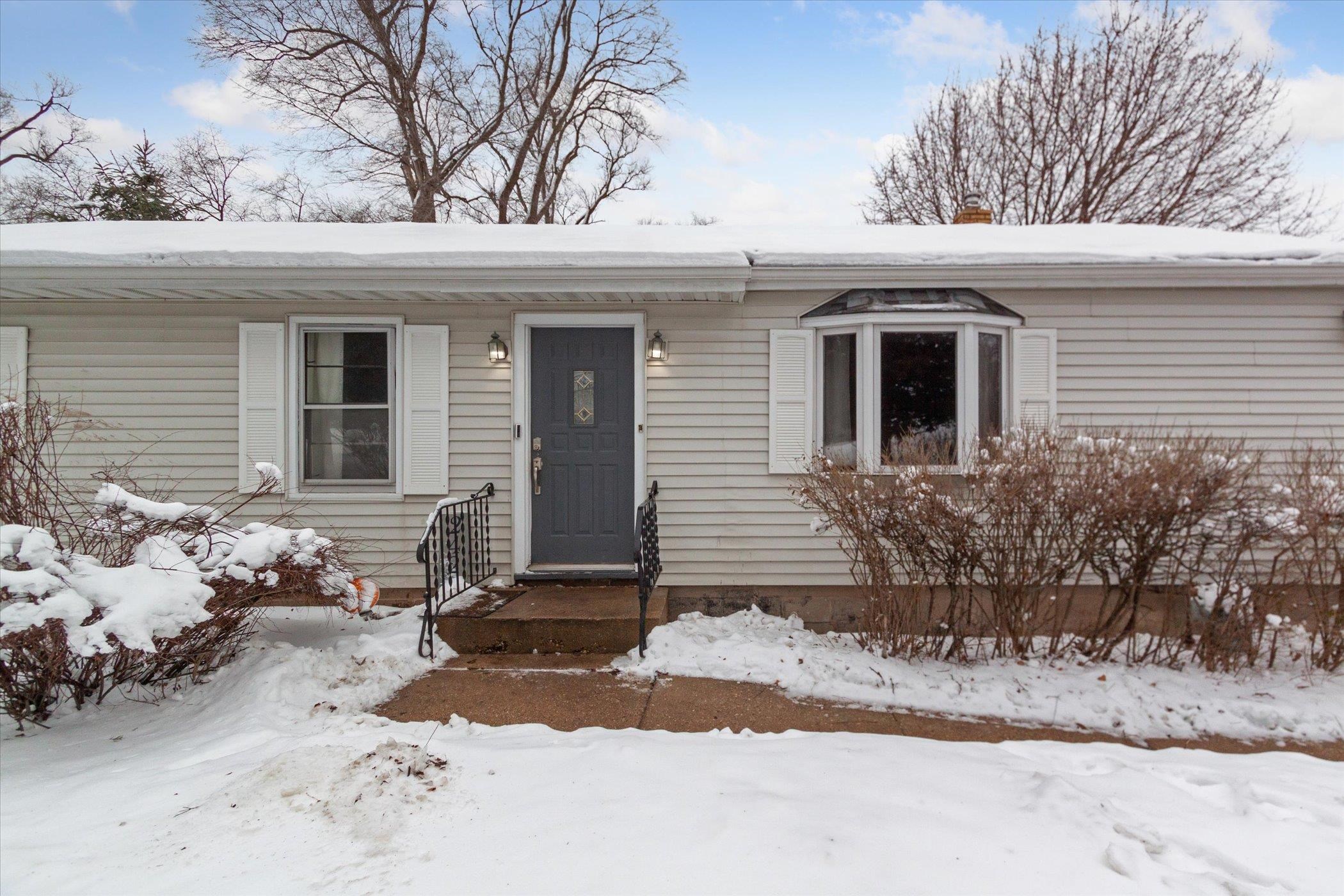 2427 Windsor Road Loves Park, IL 61111 - Photo 3 of 46 Gallery Image 3
