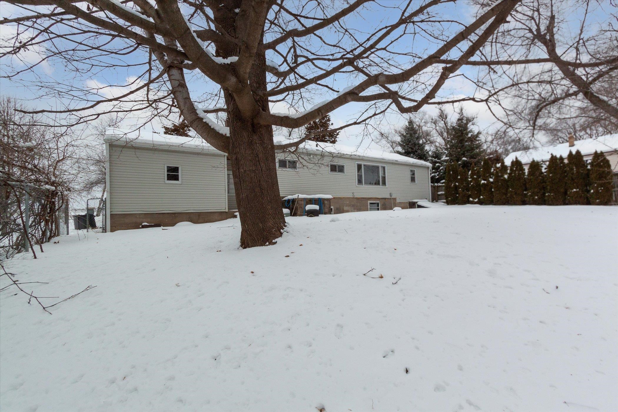 2427 Windsor Road Loves Park, IL 61111 - Photo 33 of 46 Gallery Image 33
