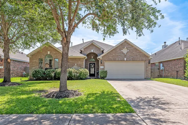 $2,300 | 119 Emerald Loch Lane, Richmond, TX 77469