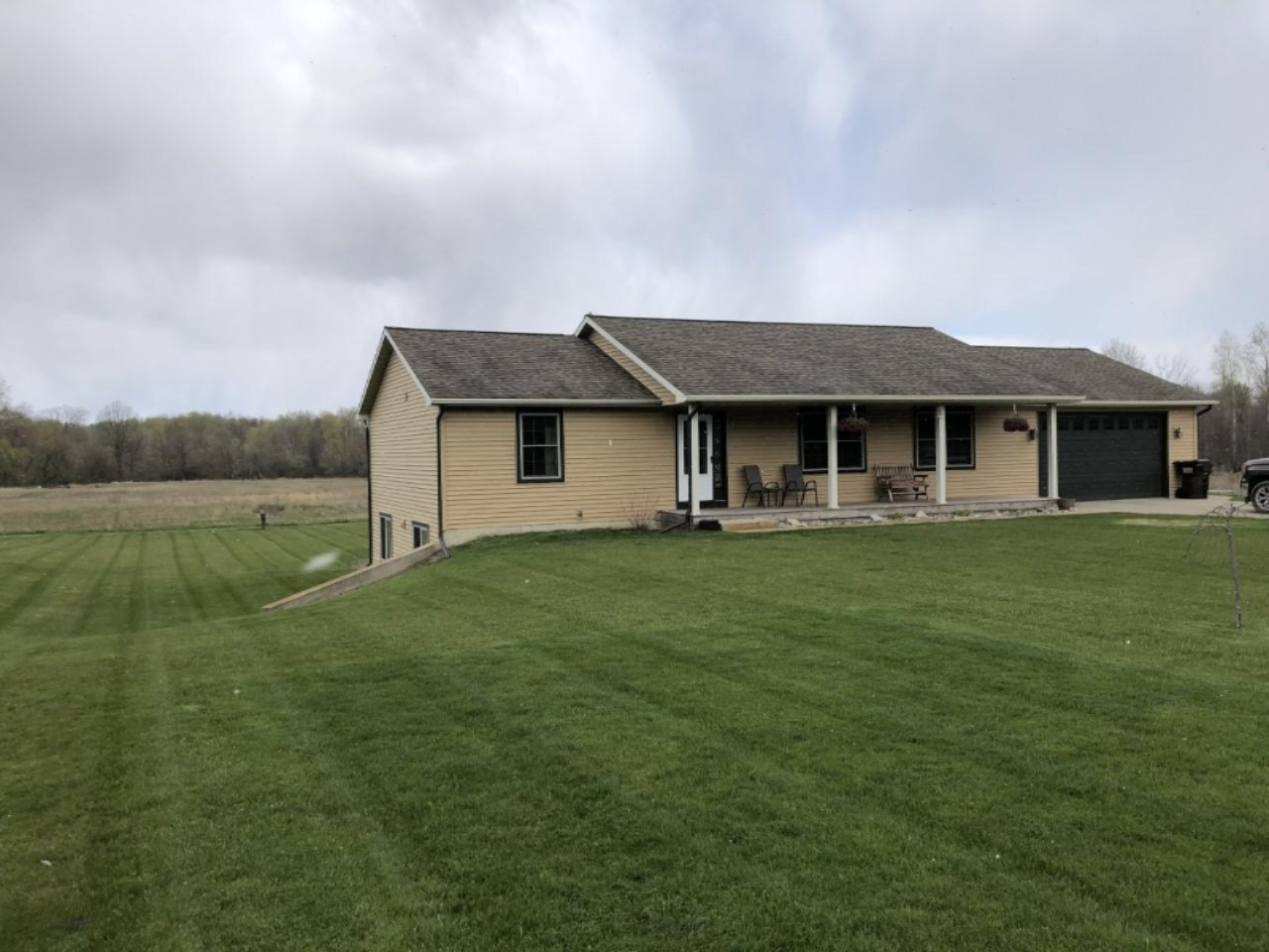 10182 Tamarack Road Lakeview, MI 48850 - Photo 2 of 27 thumbnail_IMG_3868