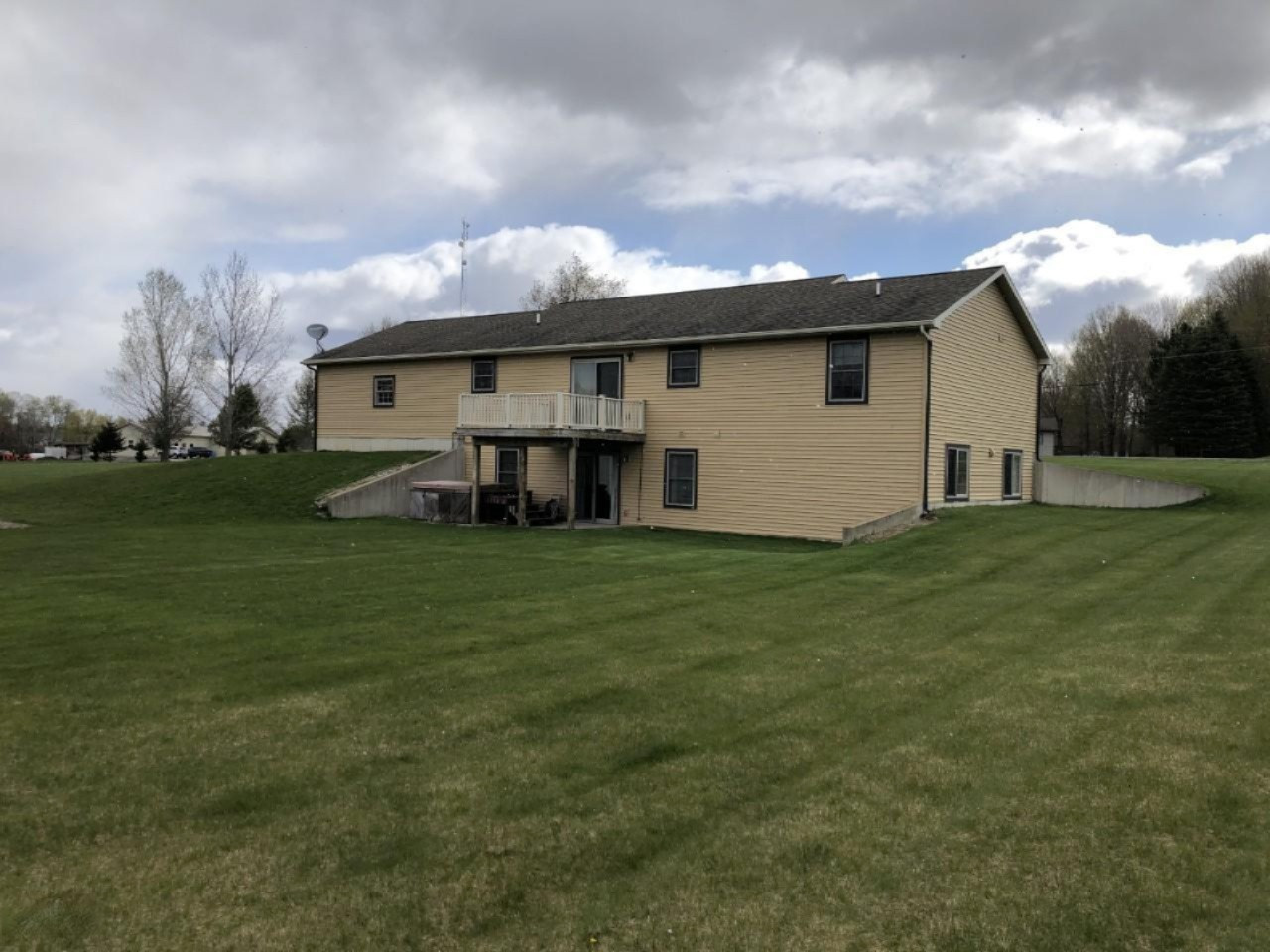 10182 Tamarack Road Lakeview, MI 48850 - Photo 5 of 27 thumbnail_IMG_3867