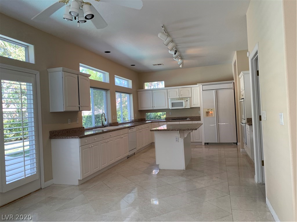 99 Callaway Circle Henderson, NV 89074 - Photo 7 of 25