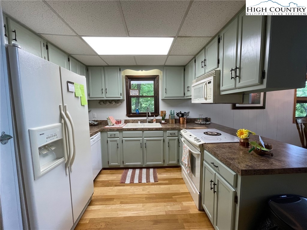 249 Laurel Ridge Banner Elk, NC 28604 - Photo 18 of 46 Gallery Image 18