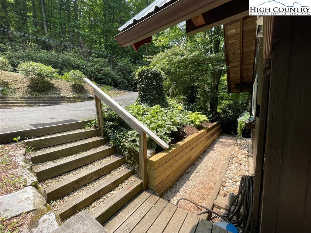 249 Laurel Ridge Banner Elk, NC 28604 - Photo 3 of 46 Gallery Image 3